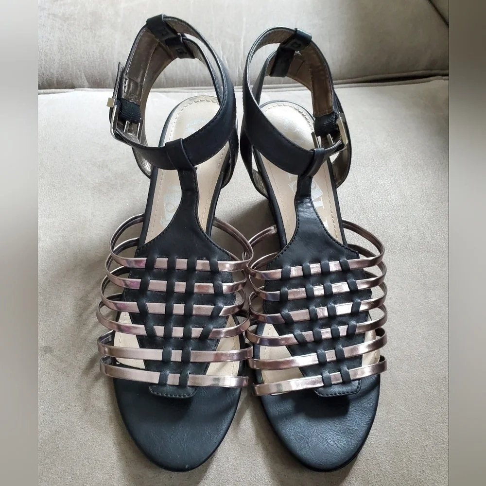 Sam & Libby Metallic Wedge Sandal size 10
